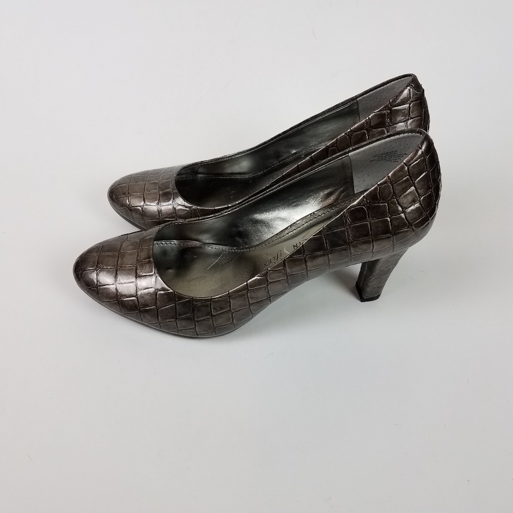 Anne Klein Clemence Pewter Gray Metallic Faux Snakeskin Heels Pumps Womens 7.5M